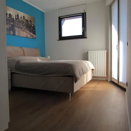 Fiera Milanocity View With Terrace Next To Shopping Mall * Милан